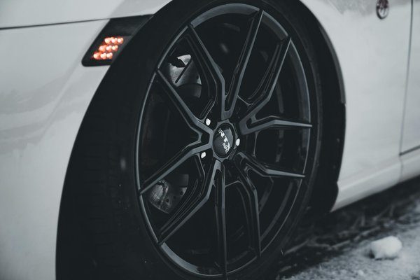 Comment la technologie de conduite assistée évolue-t-elle dans l'industrie automobile ?